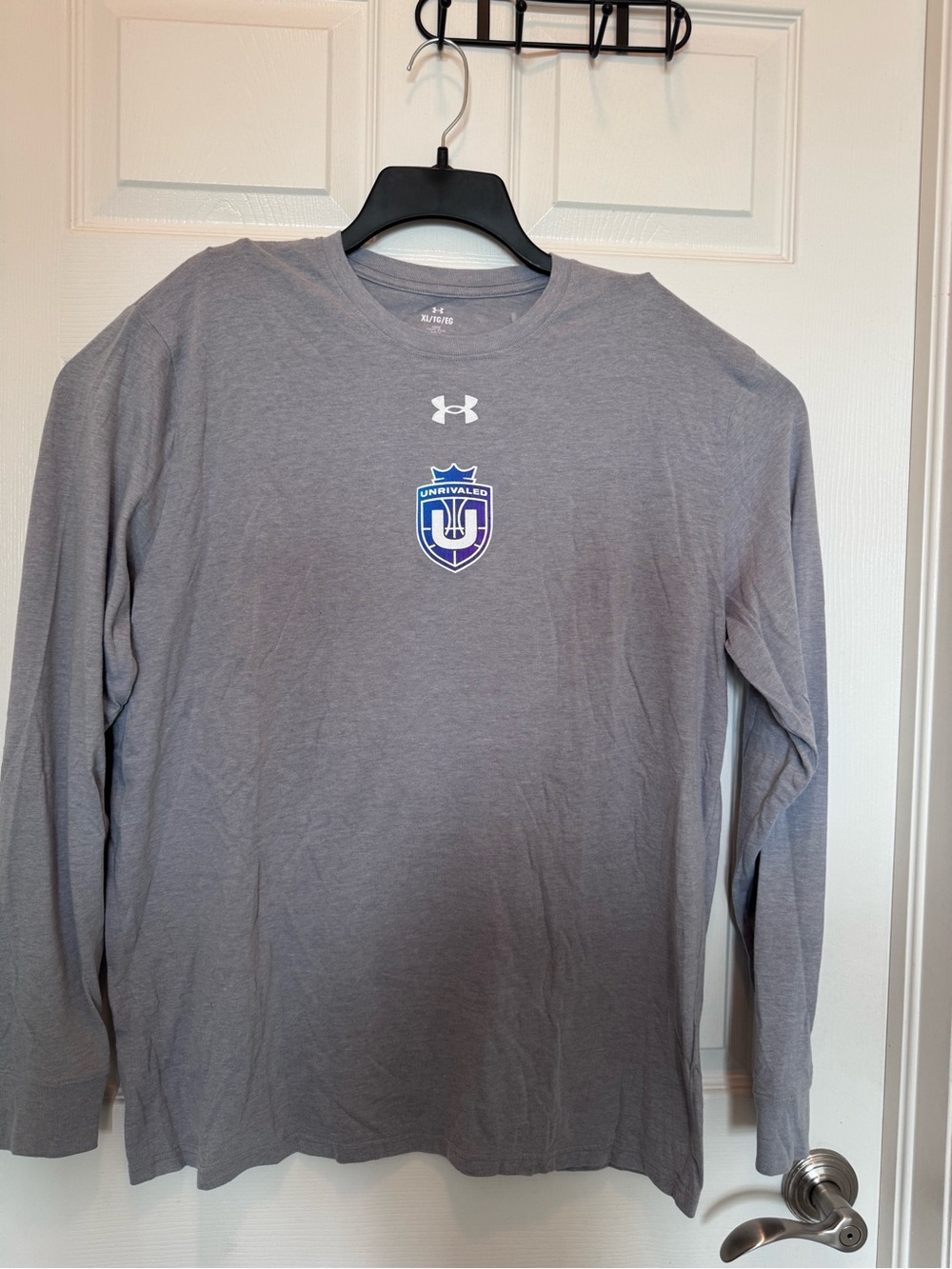 Under Armour Gray Long Sleeve Shirt XL Mens Performance Athletic